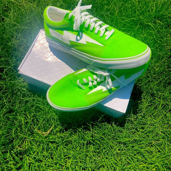 Green revenge storm vans - Picture 2 of 2